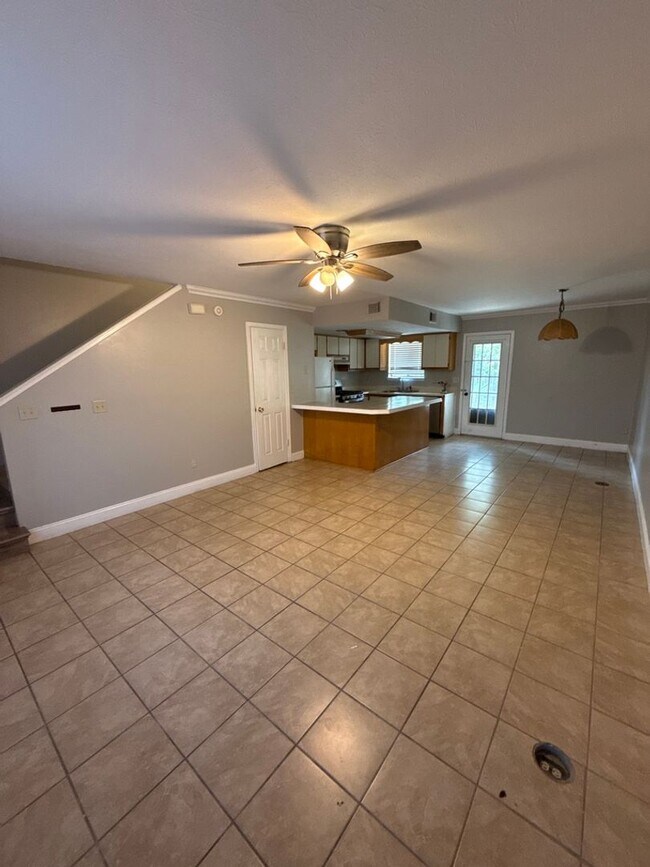 Building Photo - For Rent! Beautiful 2BA/1.5BR Townhome in Gulf Highlands!
