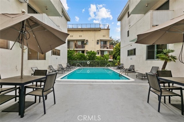 Building Photo - 960 Larrabee St