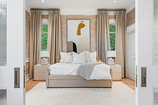 Building Photo - 245 Everglade Ave