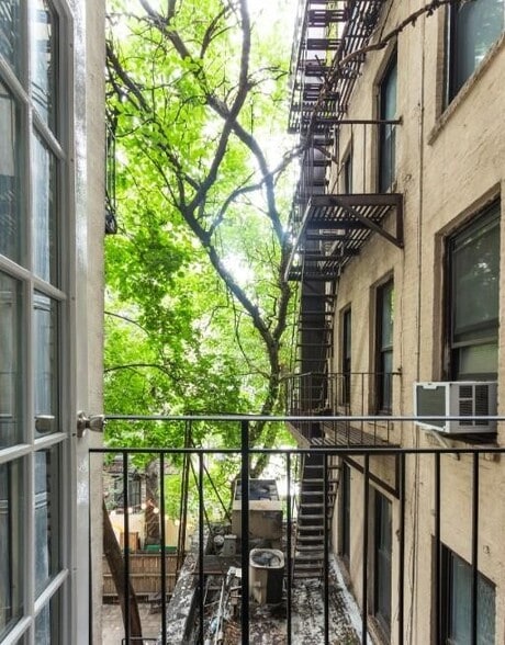 Building Photo - 345 E 5th St