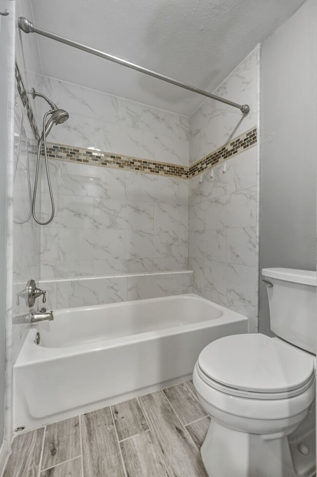 Building Photo - 11711 Memorial Dr