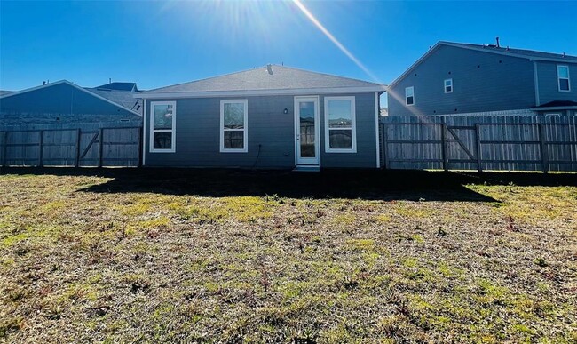 Building Photo - 25206 Sierra Mnr Ct
