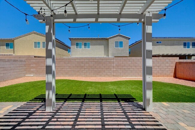 Building Photo - Amazing Solar Powered 3 Bedroom, 2 Story H...