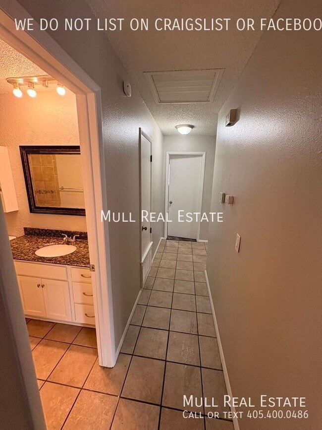 Building Photo - 5704 NW 33rd St