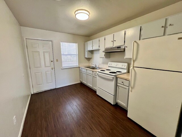 Building Photo - 920 N Leverett Ave