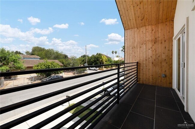 Building Photo - 24 N 28th St