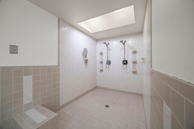 Building Photo - 5353 Green Valley Ct