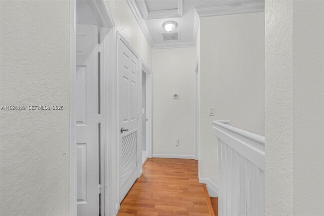 Building Photo - 2712 SW 120th Terrace