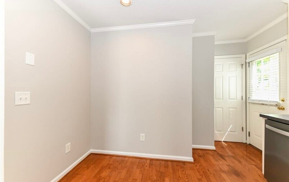 Building Photo - 3630 Sunset Hollow Dr