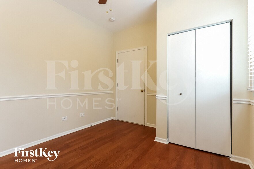 Building Photo - 7215 Bradley Dr