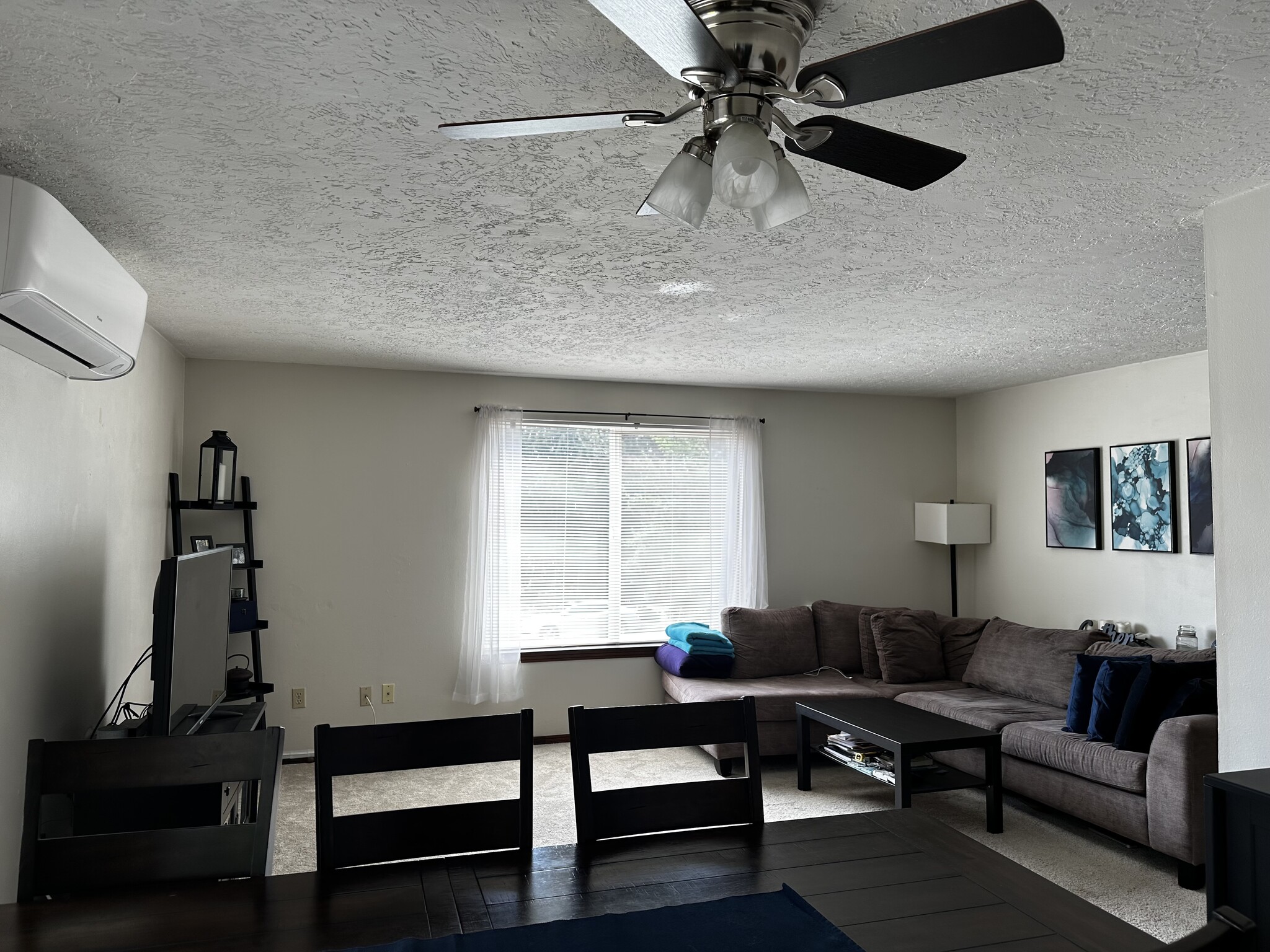 Building Photo - 337 NW Bailey Ave