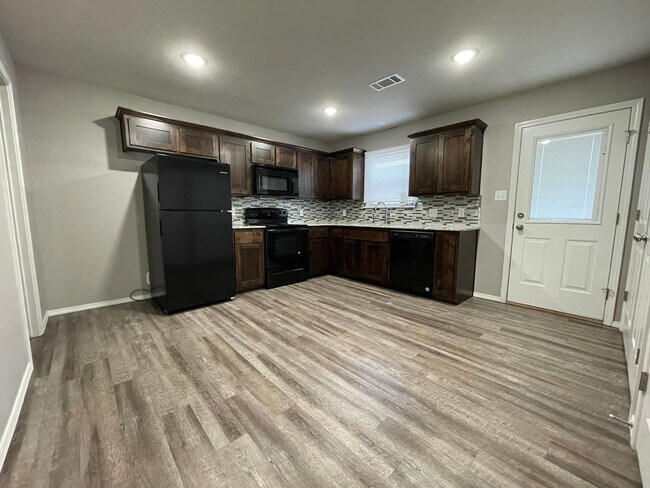 Building Photo - 2009#A Knoxville-