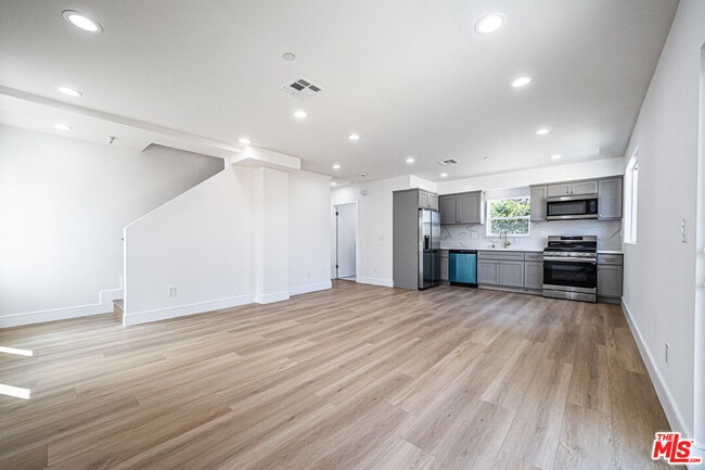 Building Photo - 2055 S Garth Ave