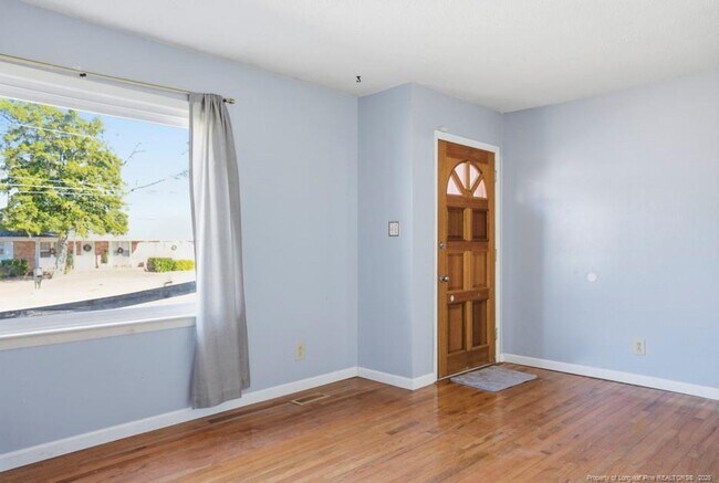 Building Photo - 815 Bedrock Dr