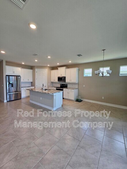 Building Photo - 623 Parkshore Lk Ave