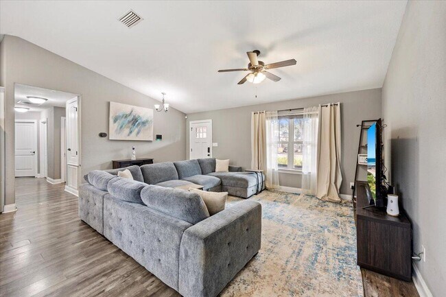 Building Photo - 5424 Maverick Ln