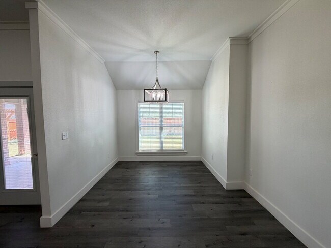 Building Photo - 405 Ranger St