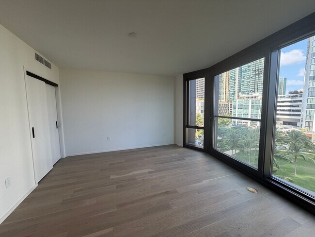 Building Photo - The Park Ward Village #622