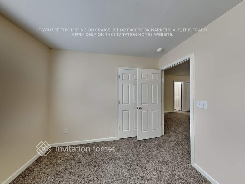 Building Photo - 1052 Sapphire Dr