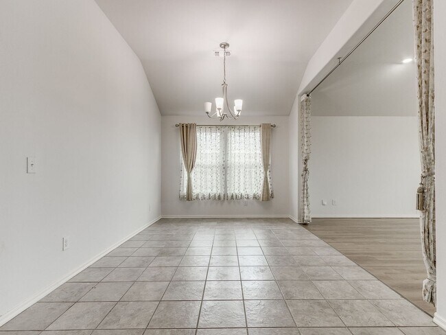 Building Photo - 15704 Caney Dr
