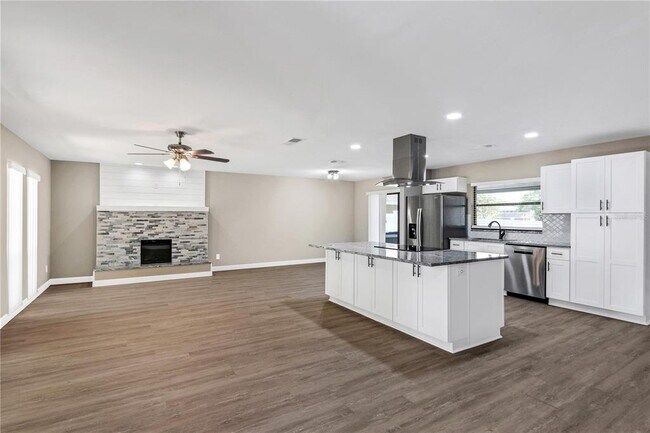 Building Photo - 5522 Fulmar Dr