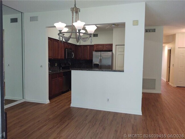 Building Photo - 5801 Coach House Cir