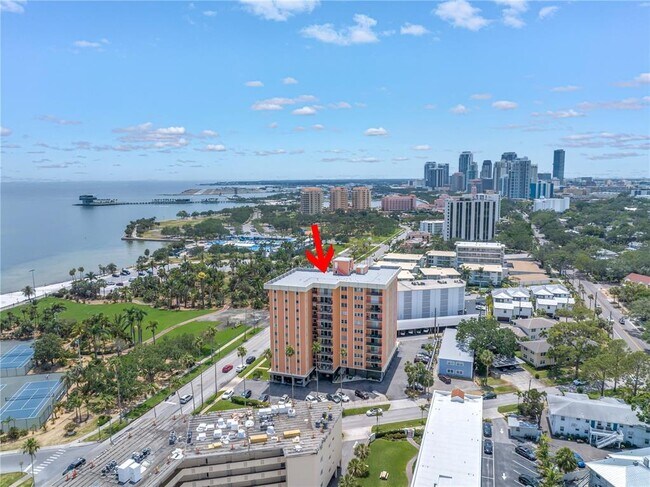 Building Photo - 1120 N Shore Dr NE