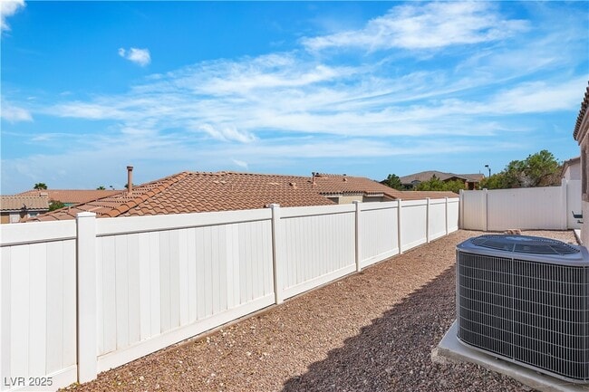 Building Photo - 7820 Milkweed Ct