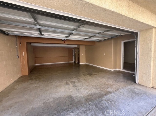 Building Photo - 4015 W 133rd St