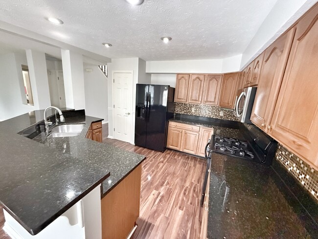 Building Photo - 878 Woodgate Ln