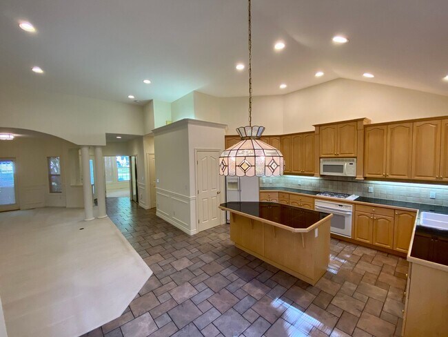 Building Photo - 8616 Blue Grouse Way
