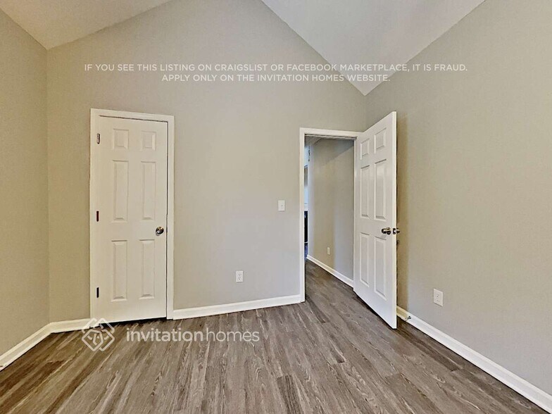 Building Photo - 1470 Mitchell Glen St