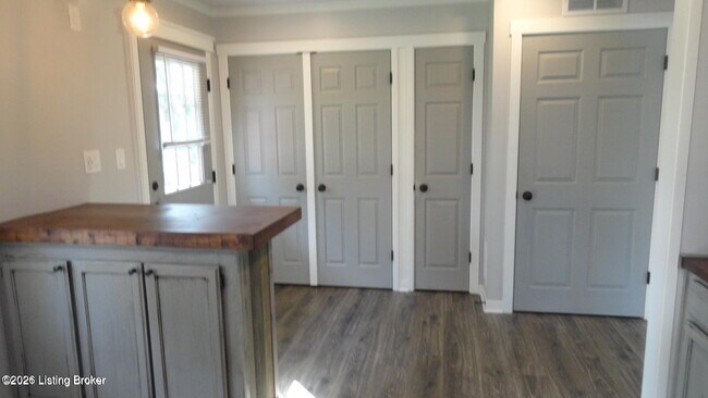 Building Photo - 1406 Mill Race Rd