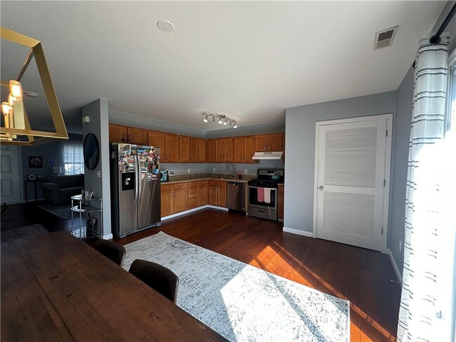 Building Photo - 620 Crab Apple Ln