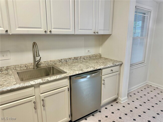 Building Photo - 1855 W 65th St