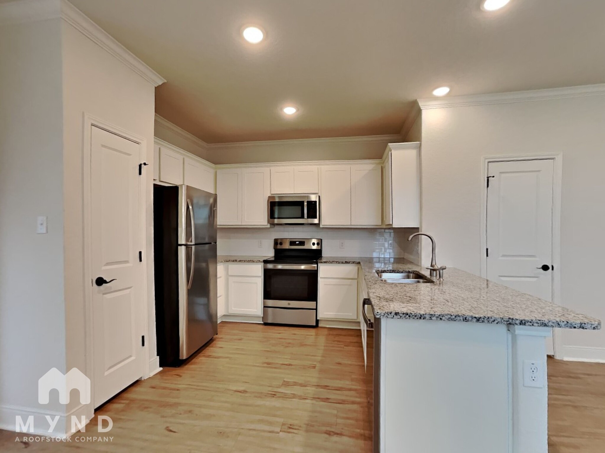 Building Photo - 2230 Sandlewood Cv