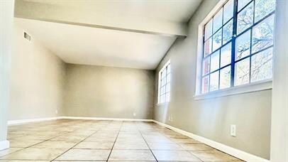 Building Photo - 3810 Englewood Cir