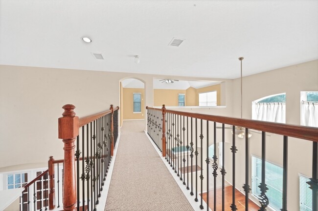 Building Photo - 18123 Memorial Falls Dr