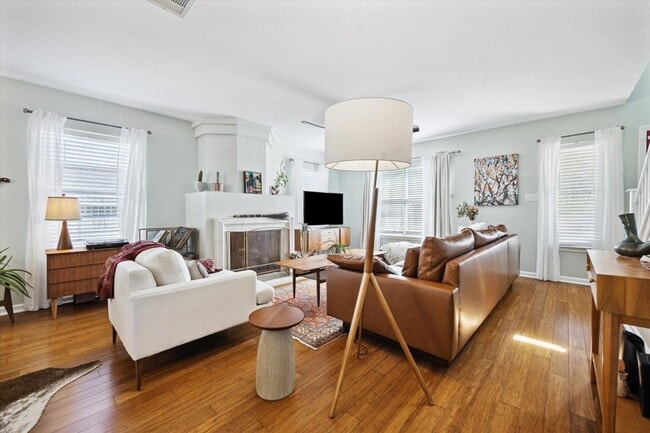 Building Photo - 1116 Collinwood W Dr