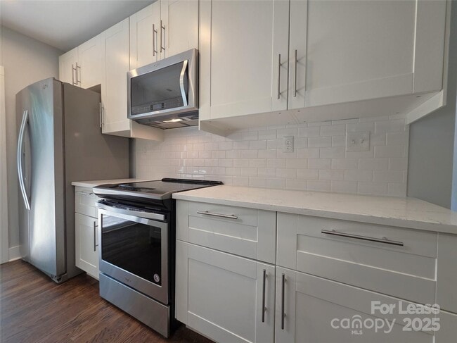 Building Photo - 3433 Draper Ave