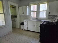 Building Photo - 1523 10th Ave