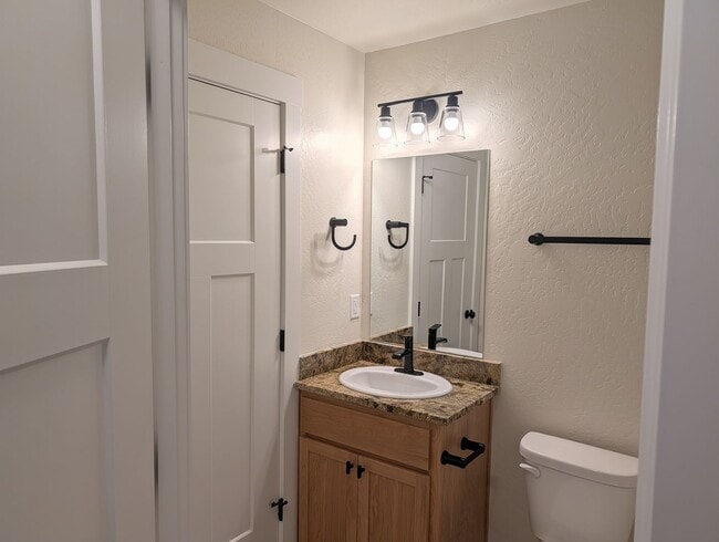 Building Photo - Brand New Single Level Home