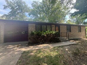 Building Photo - 3 bedroom, 2 bath in NE Lincoln