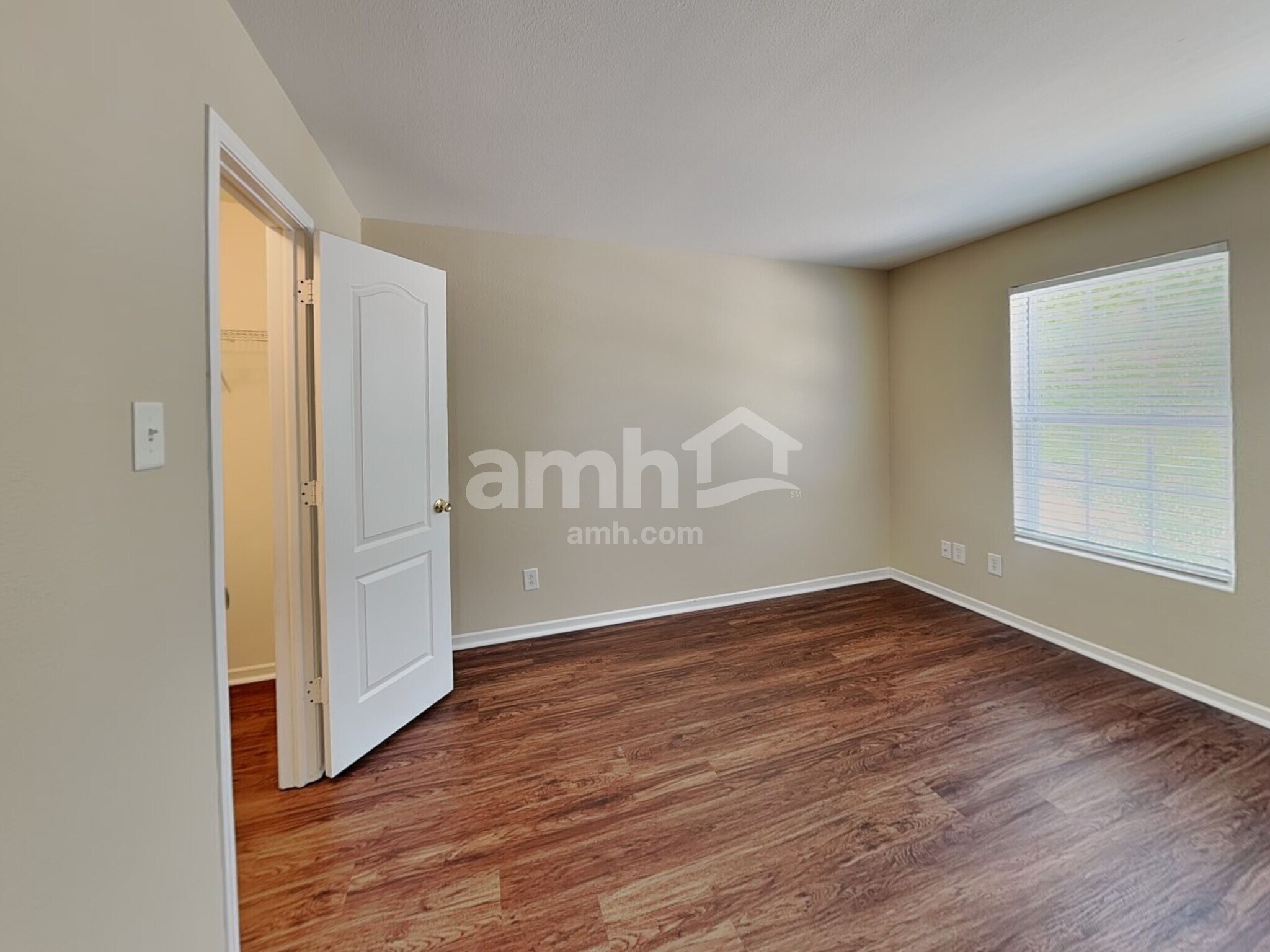 Building Photo - 3244 Underwood Dr