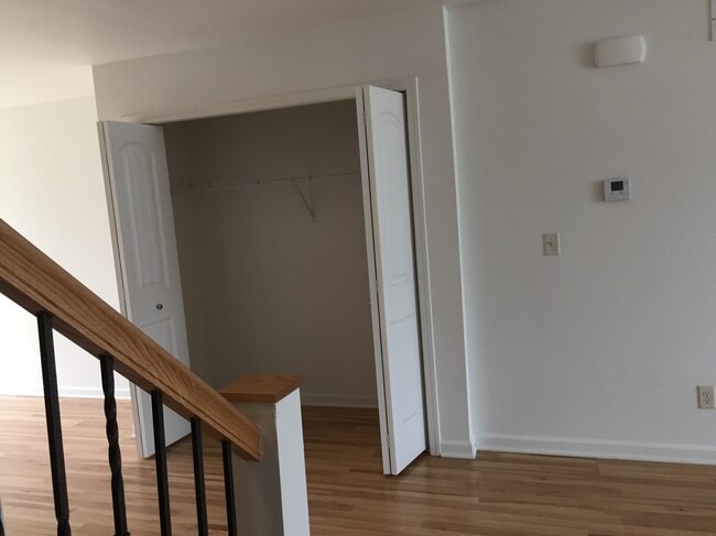 Building Photo - 1115 Ridge Creek Cir