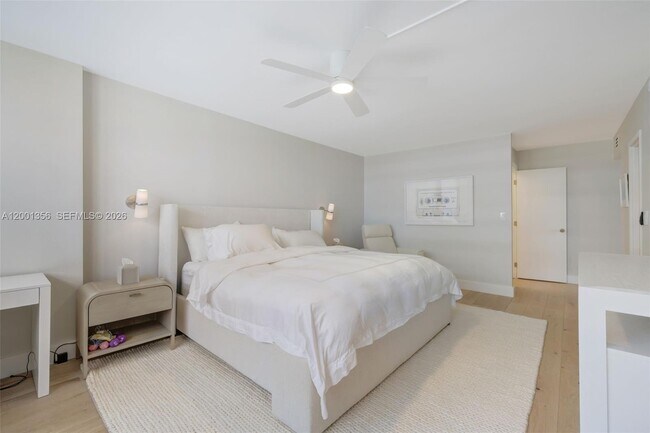 Building Photo - 9511 Collins Ave