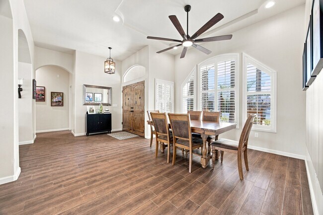 Building Photo - 14728 Redwood Springs Dr