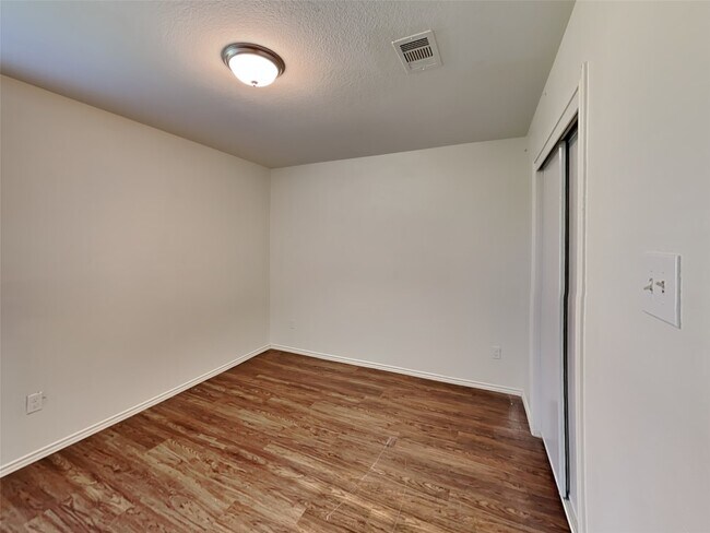 Building Photo - 3427 Apache Meadows Drive