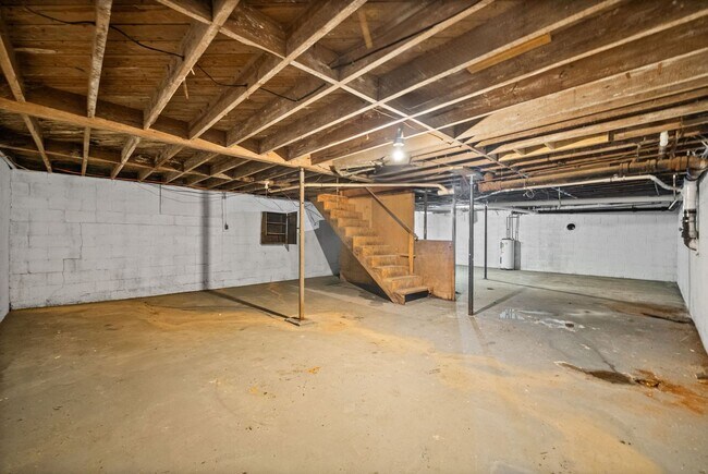Building Photo - Lafayette Road-420