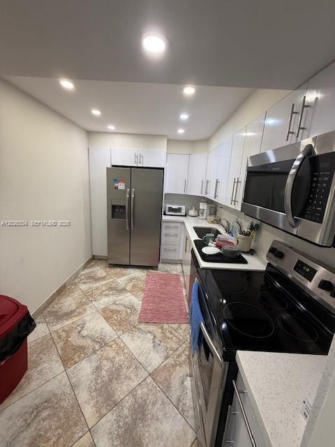 Building Photo - 3701 N Country Club Dr